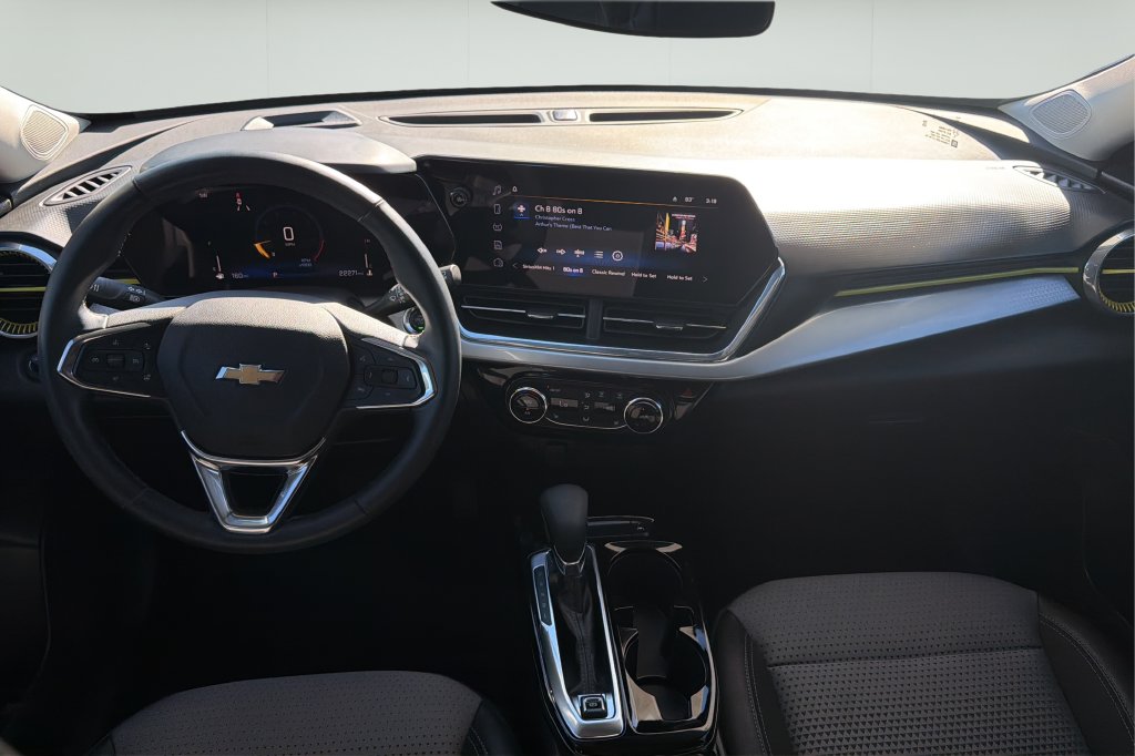 2025 Chevrolet Trax LT - Photo 16