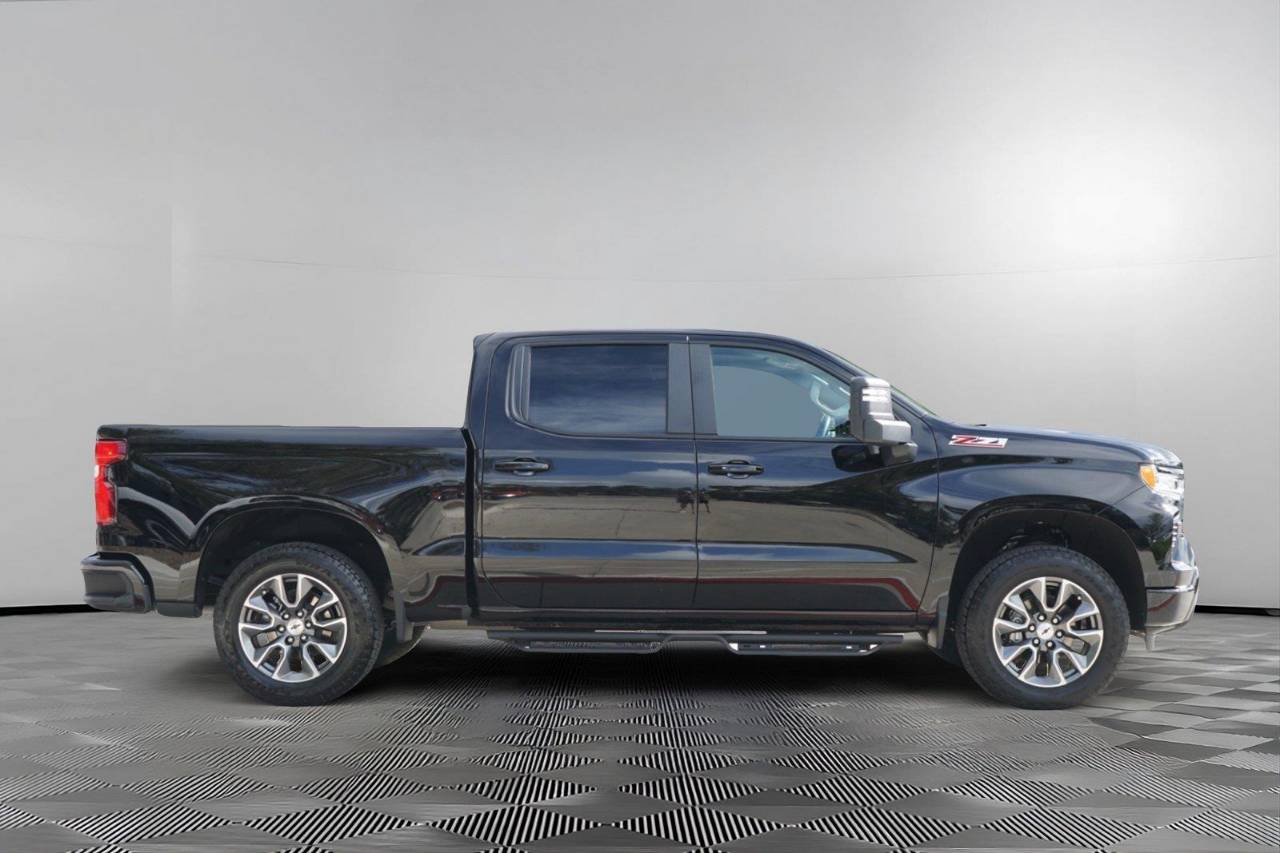 Certified Used 2025 Chevrolet Silverado 1500 RST, photo 4