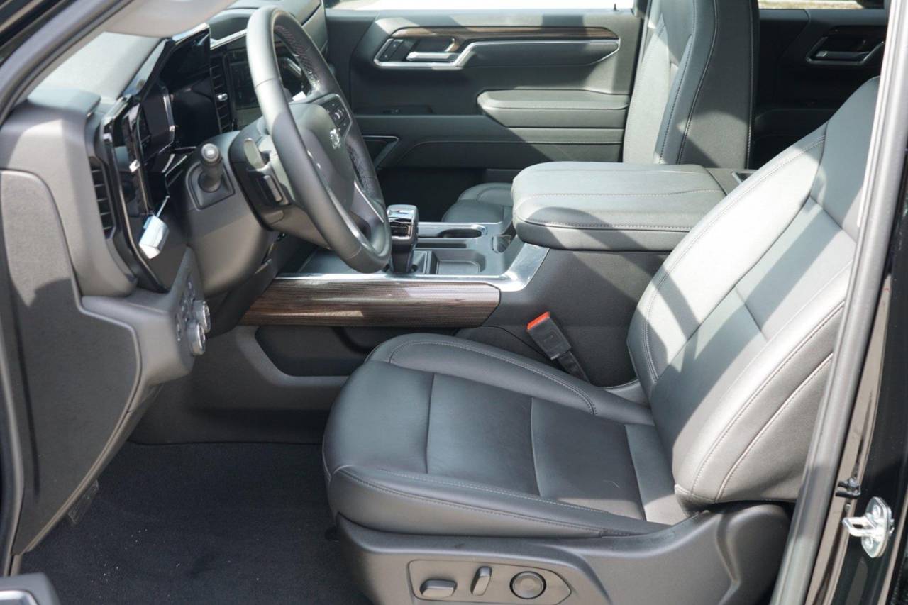 Certified Used 2025 Chevrolet Silverado 1500 RST, photo 10