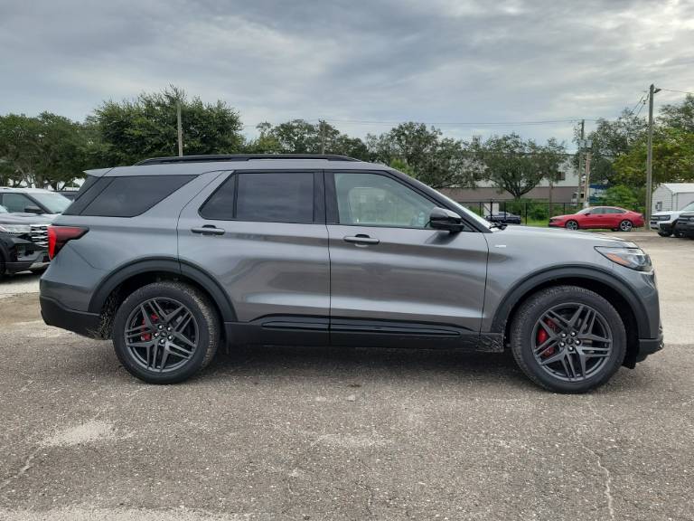 2027 Ford Explorer ST-Line