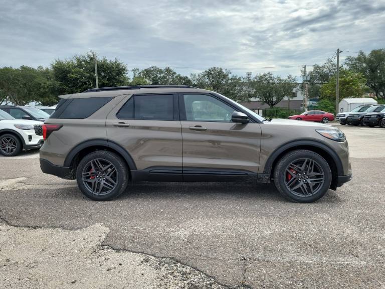2027 Ford Explorer ST-Line