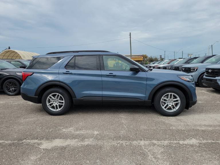 2027 Ford Explorer Active w/200A Pkg