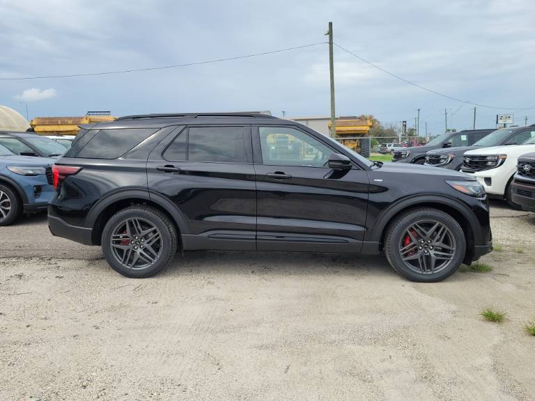 2027 Ford Explorer ST-Line