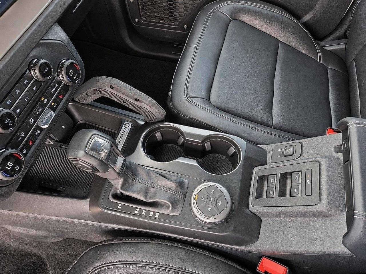 2025 Ford Bronco 4-Door Outer Banks - Photo 21