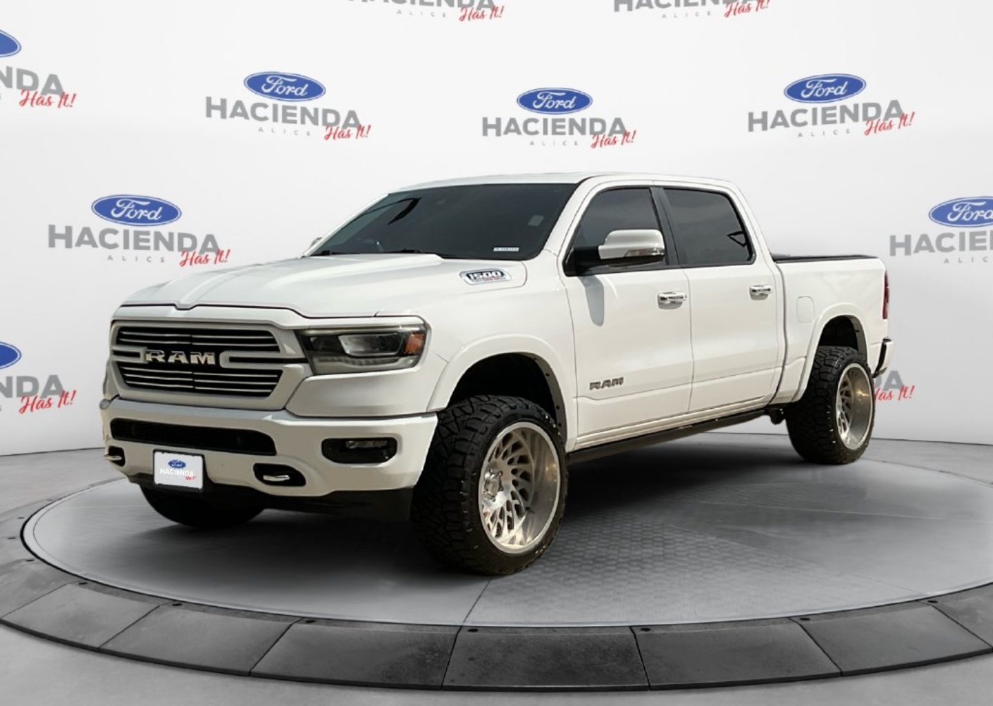 2021 RAM 1500 Pickup Laramie