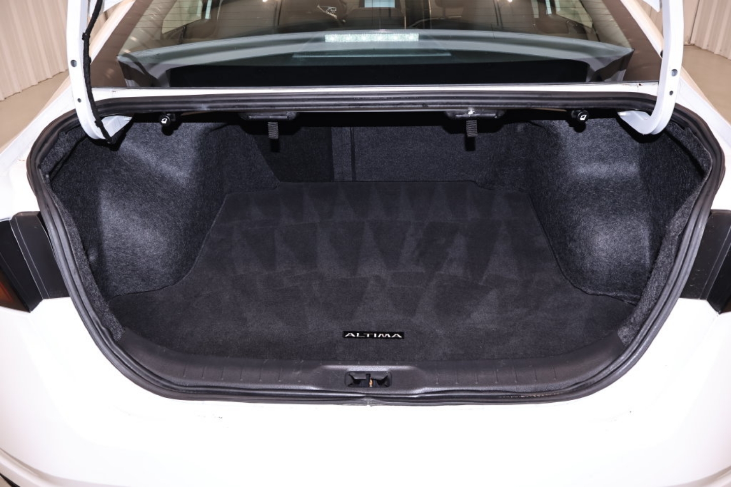 2019 Nissan Altima SR - Photo 26