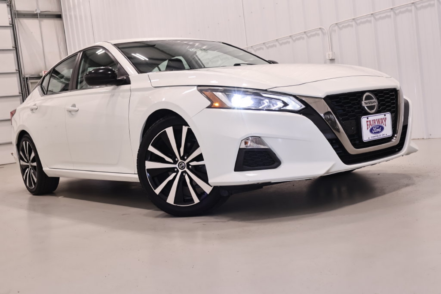 2019 Nissan Altima SR - Photo 28