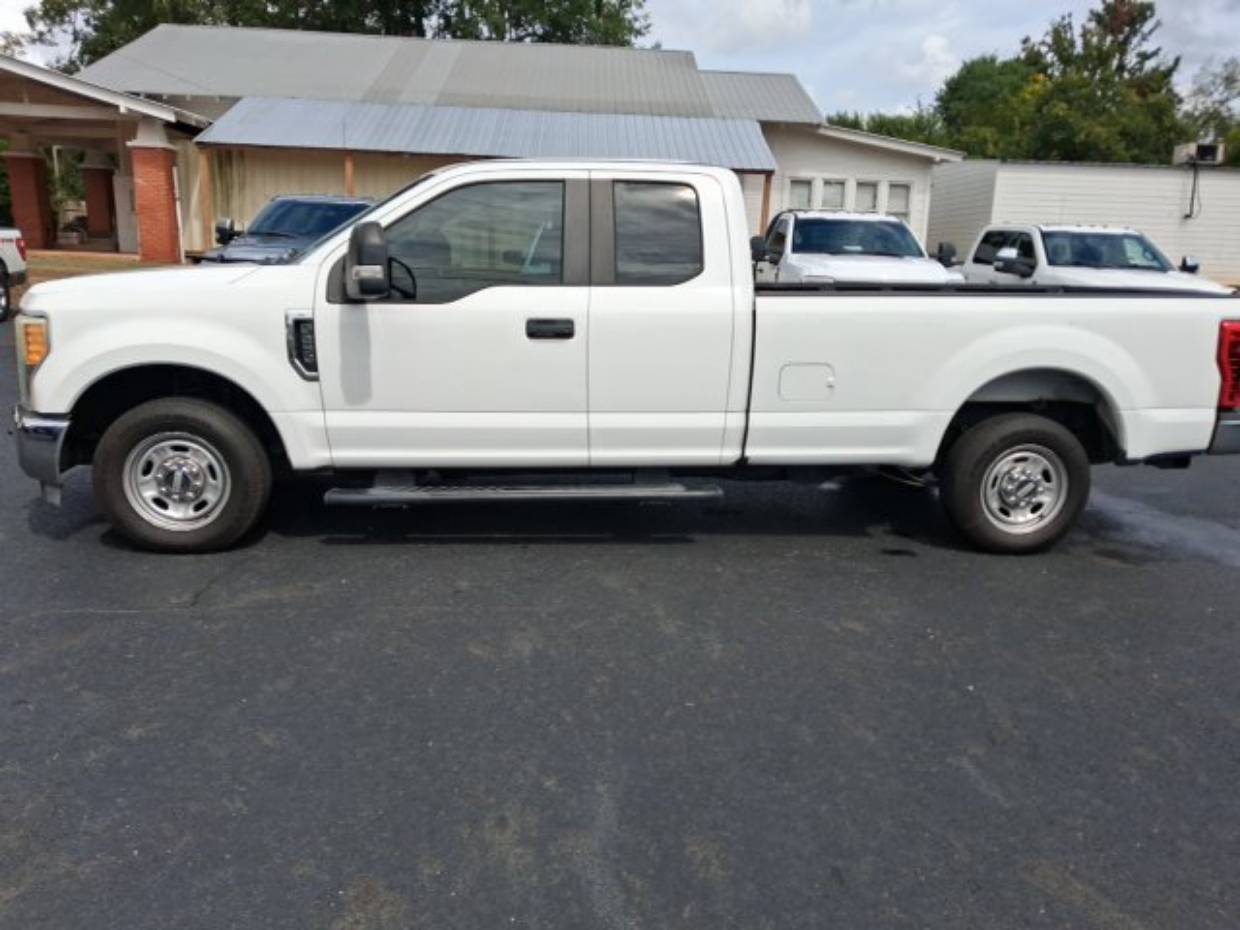 Used 2017 Ford F-250 Super Duty XL with VIN 1FT7X2A64HEB64908 for sale in San Augustine, TX