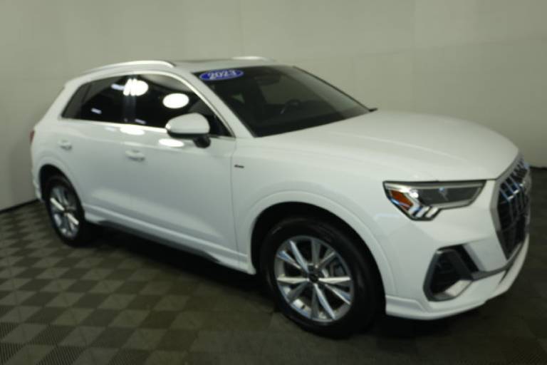 2023 Audi Q3 S line Premium