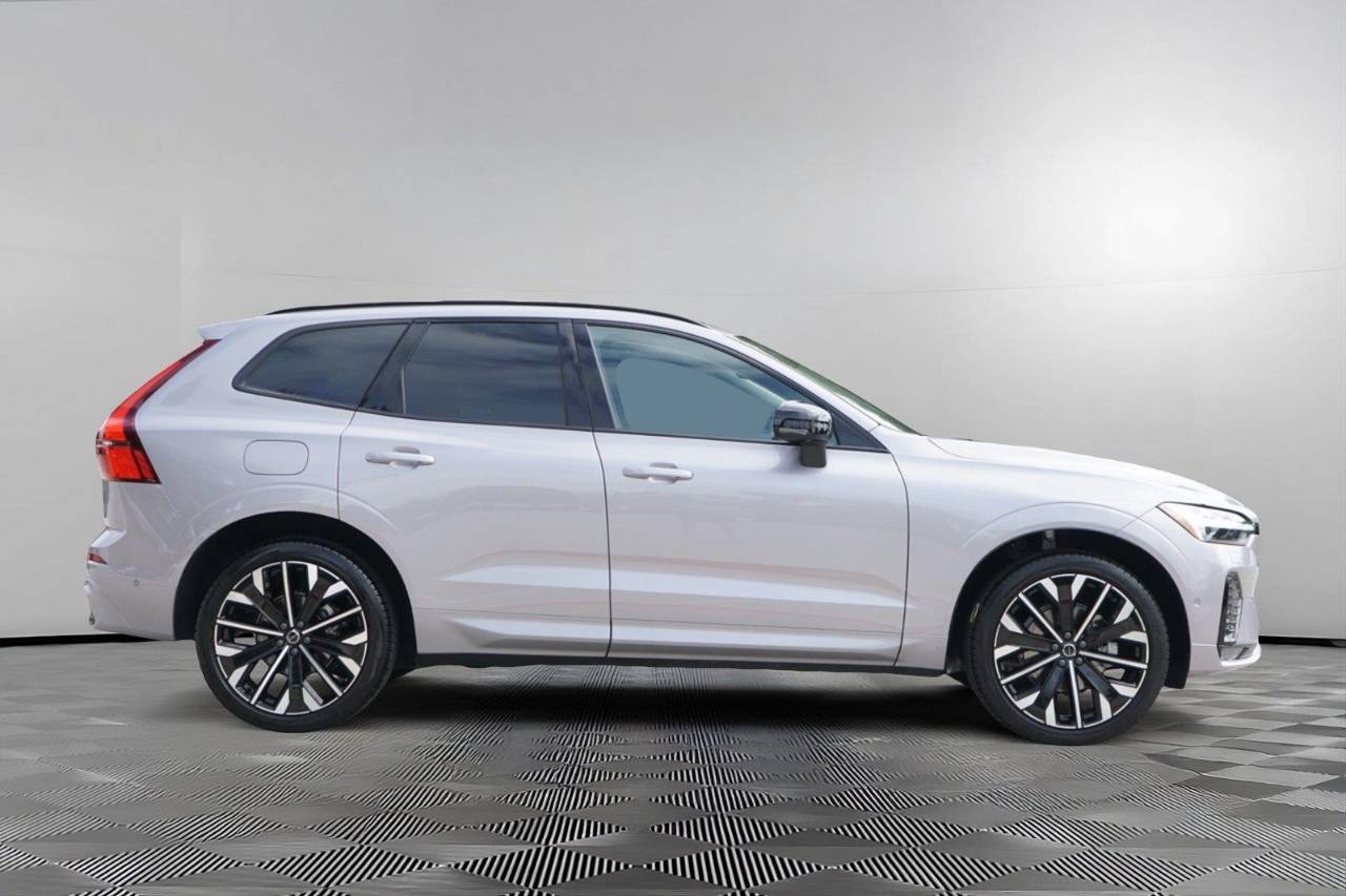 Certified Used 2026 Volvo XC60 Ultra, photo 4