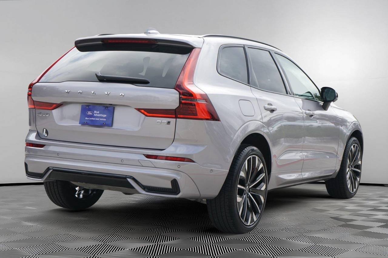 Certified Used 2026 Volvo XC60 Ultra, photo 5