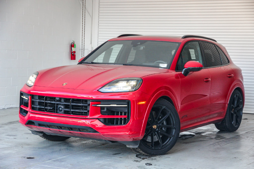 2025 Porsche Cayenne GTS