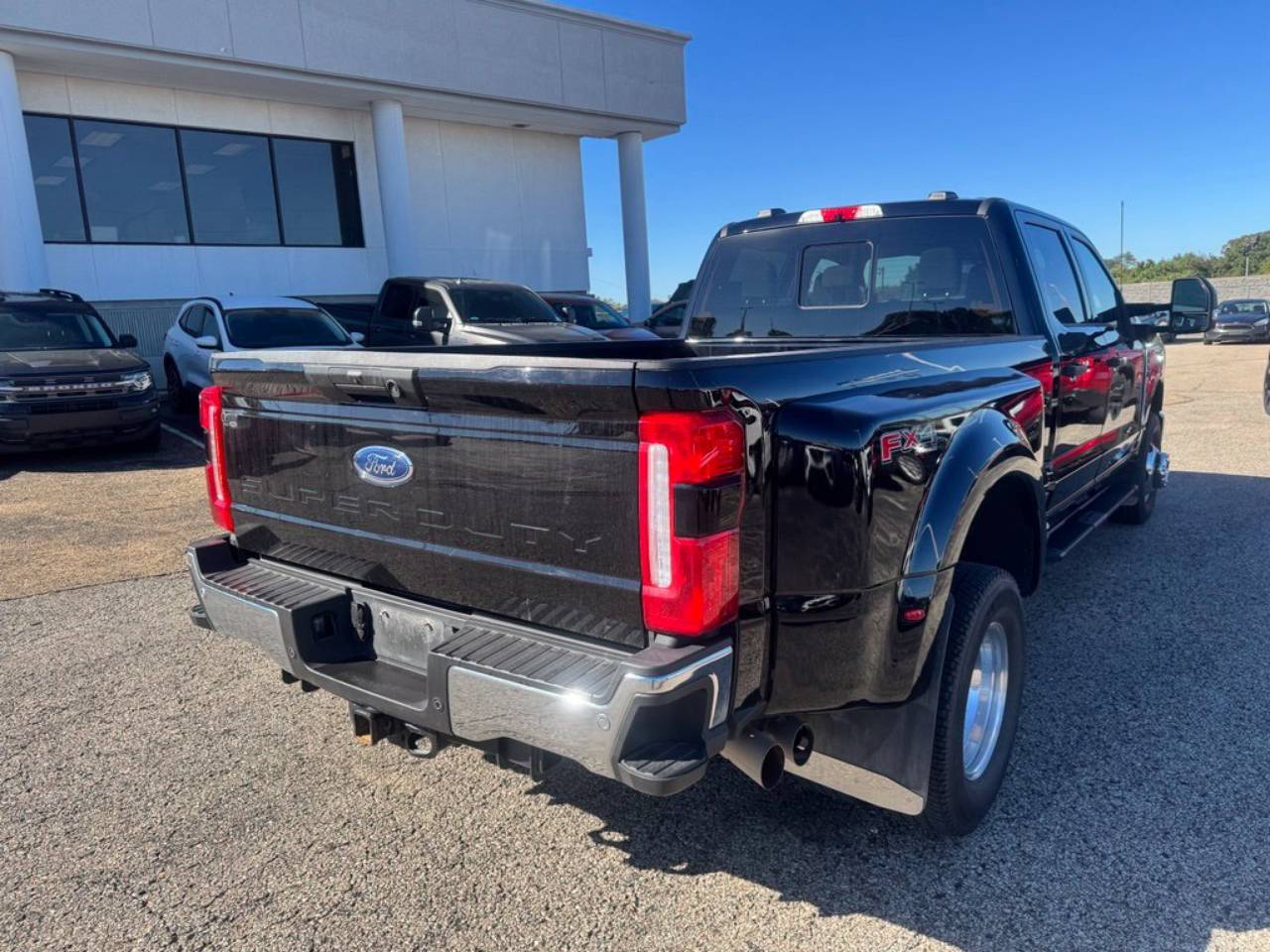 2025 Ford F-350 Super Duty XLT - Photo 7