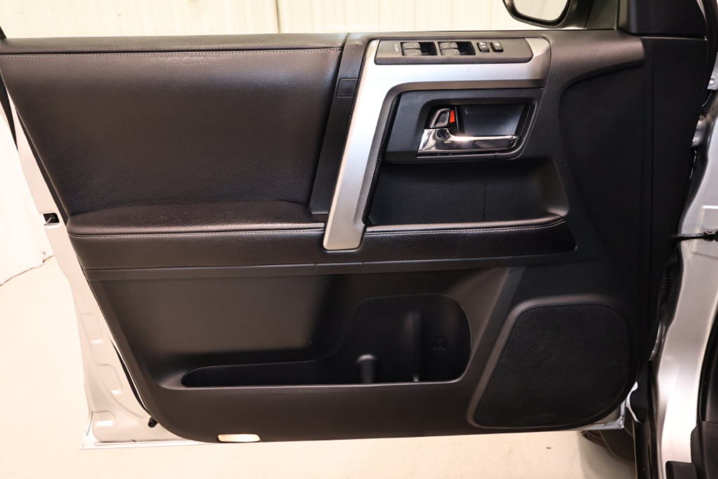 2016 Toyota 4Runner SR5 - Photo 10