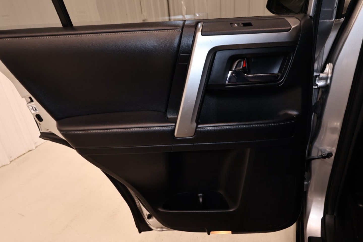 2016 Toyota 4Runner SR5 - Photo 14