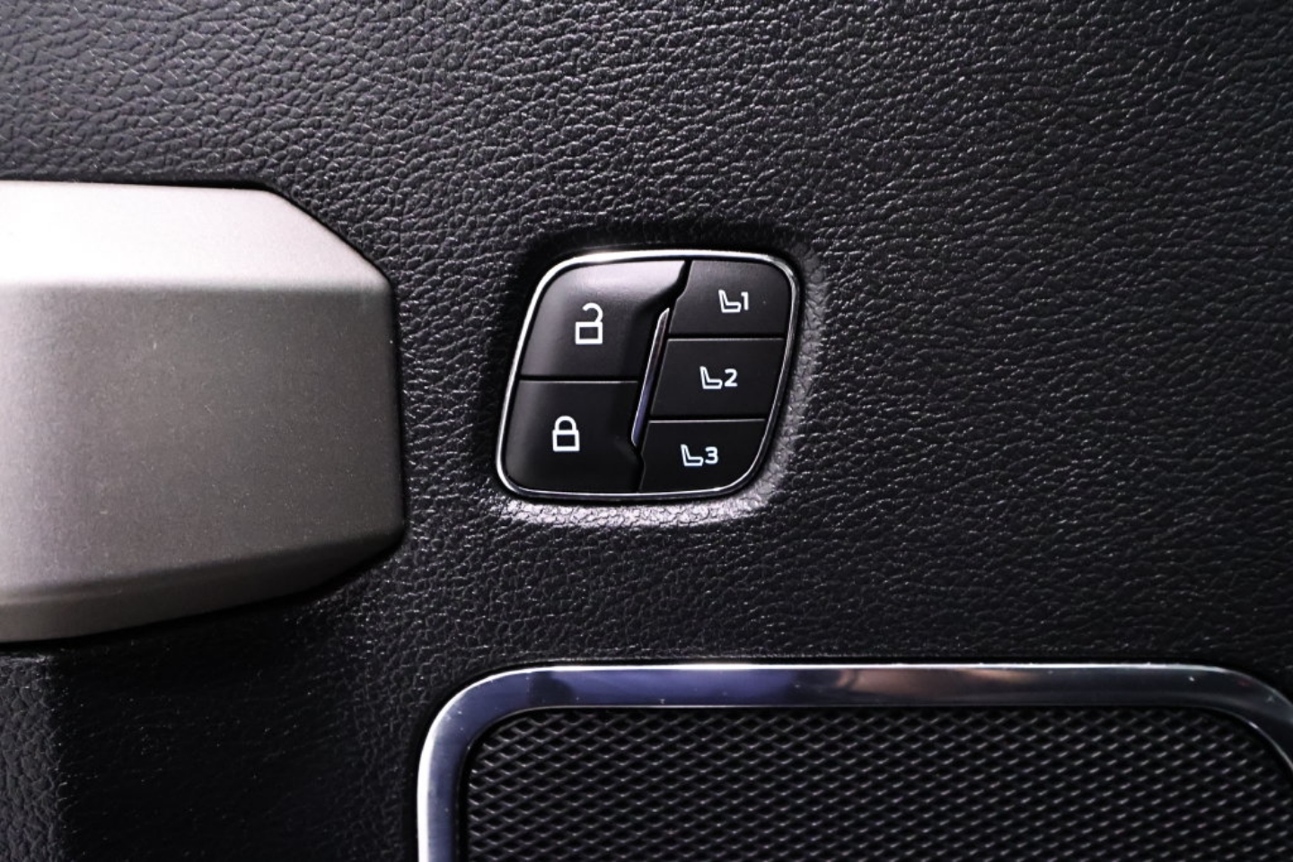 2021 Ford F-350 Super Duty Lariat - Photo 11