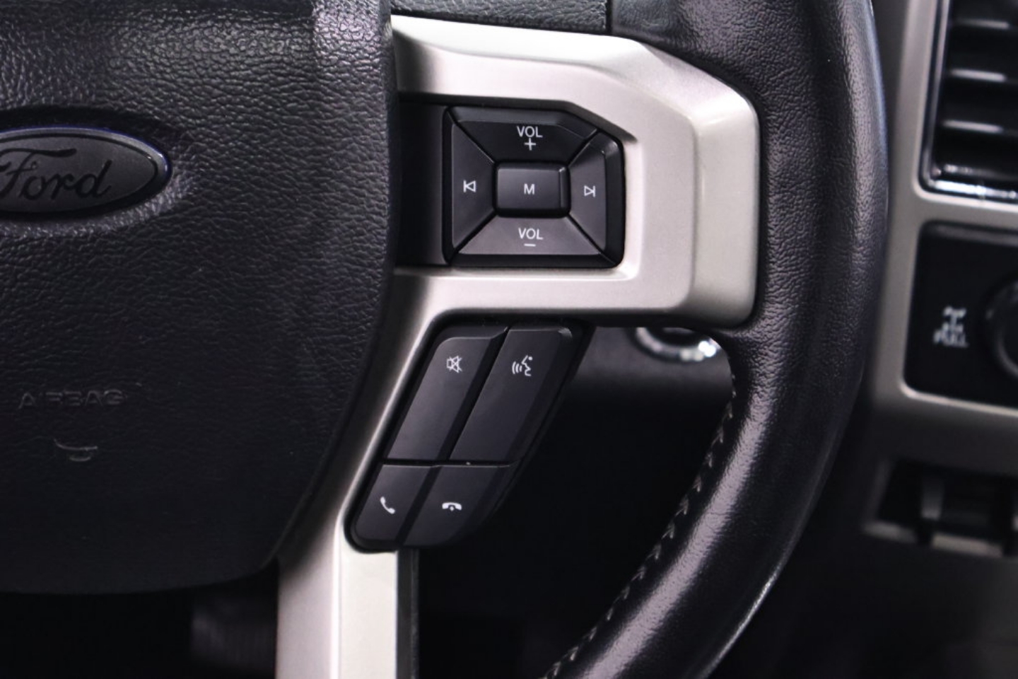 2021 Ford F-350 Super Duty Lariat - Photo 23
