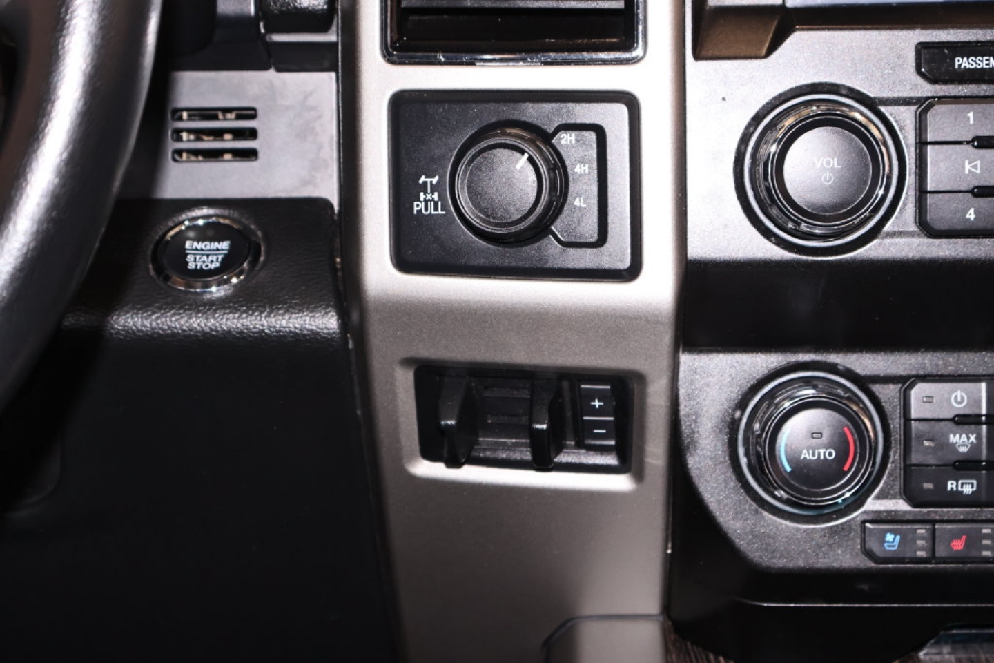 2021 Ford F-350 Super Duty Lariat - Photo 28