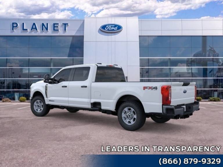 2027 Ford Super Duty F-350 DRW XLT 4WD Crew Cab 8' Box
