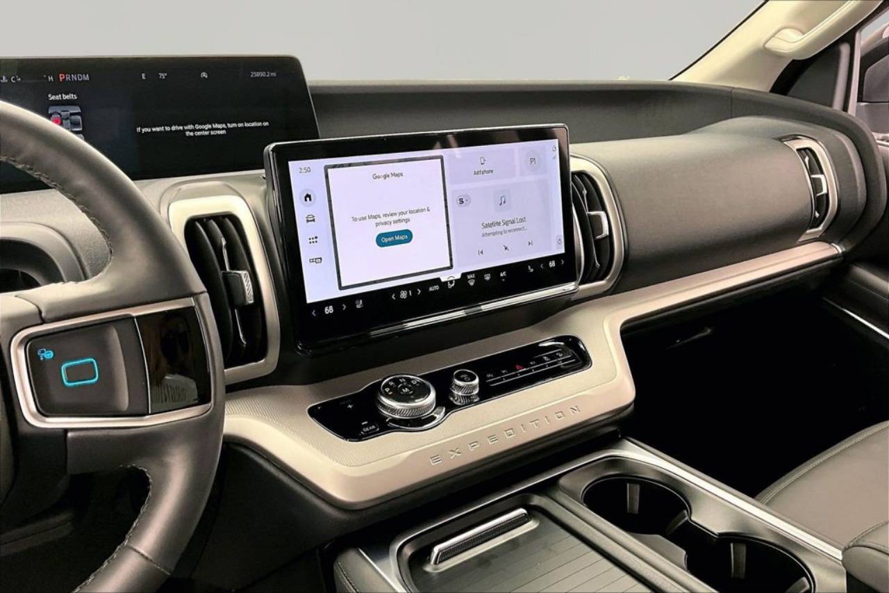 2026 Ford Expedition Active - Photo 6
