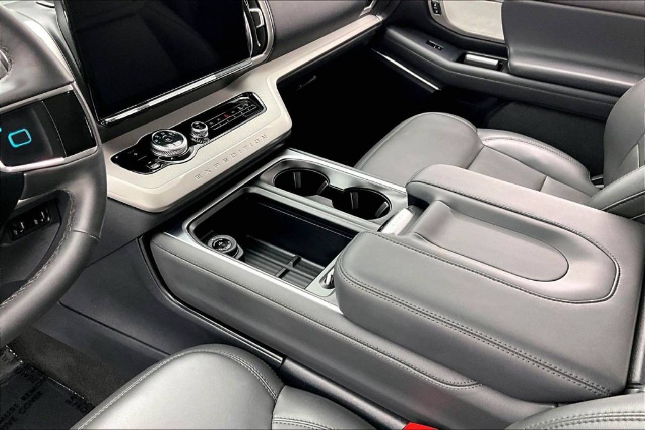 2026 Ford Expedition Active - Photo 14