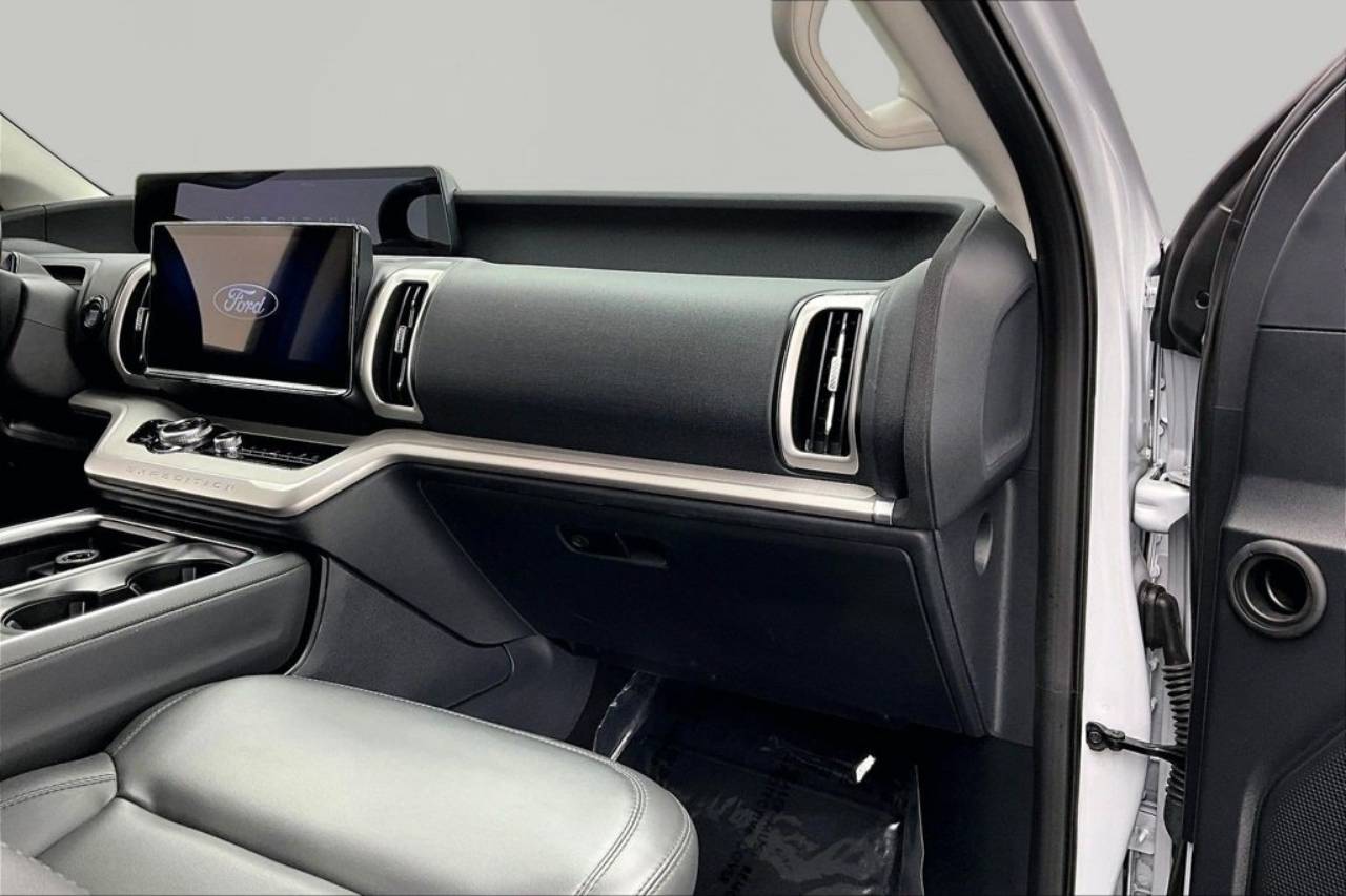 2026 Ford Expedition Active - Photo 16