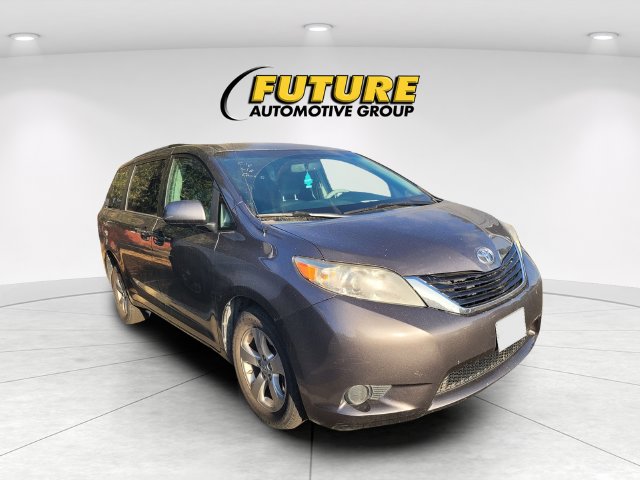 2013 Toyota Sienna LE Mobility Auto Access