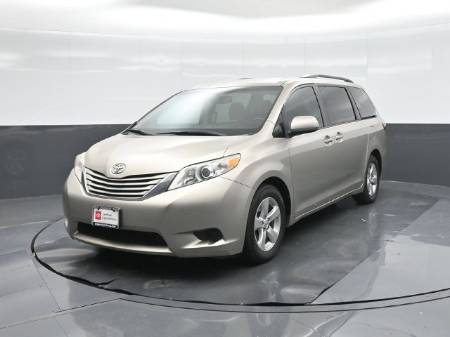 2017 Toyota Sienna LE