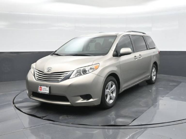 2017 Toyota Sienna LE