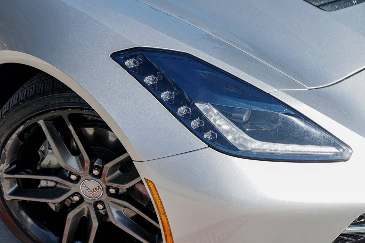 Used 2018 Chevrolet Corvette 3LT, photo 2