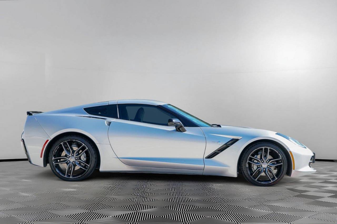 Used 2018 Chevrolet Corvette 3LT, photo 3