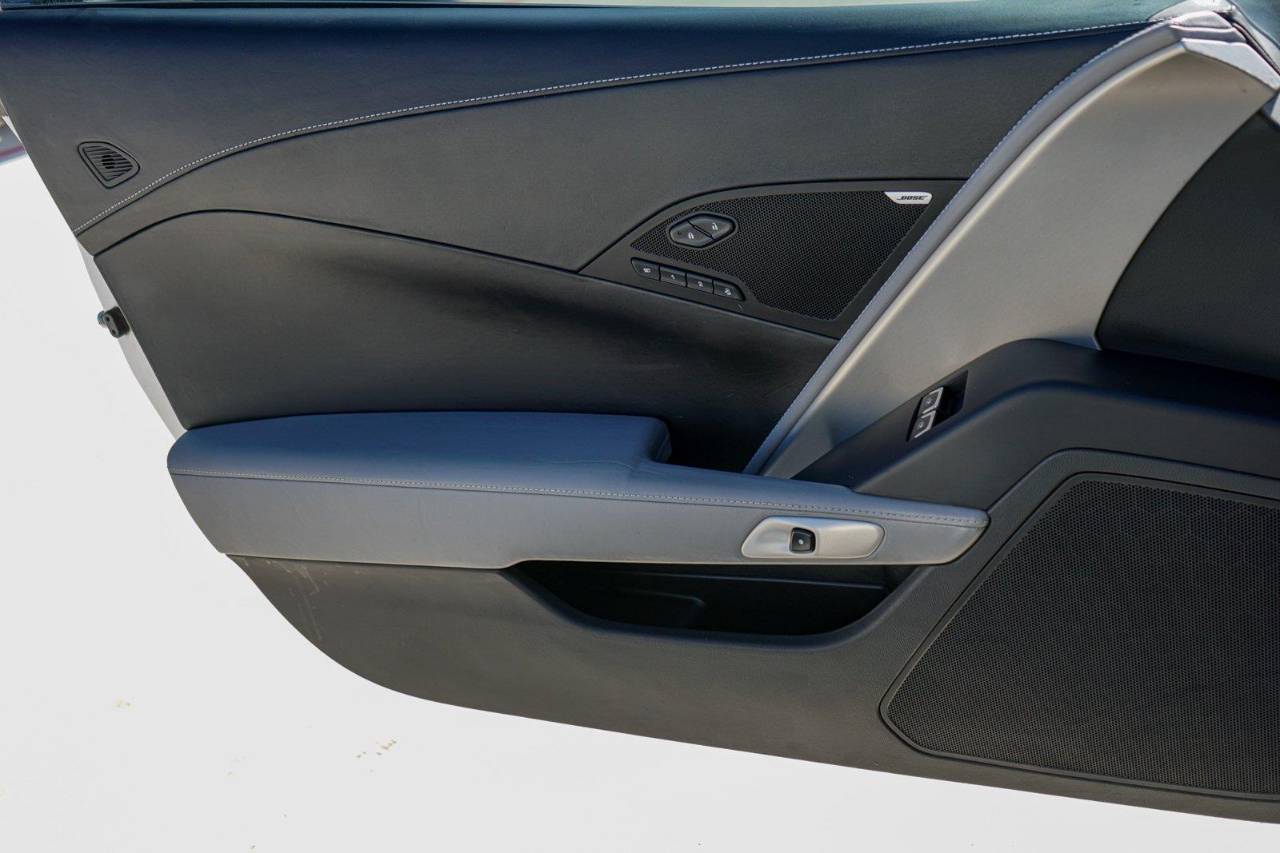 Used 2018 Chevrolet Corvette 3LT, photo 16
