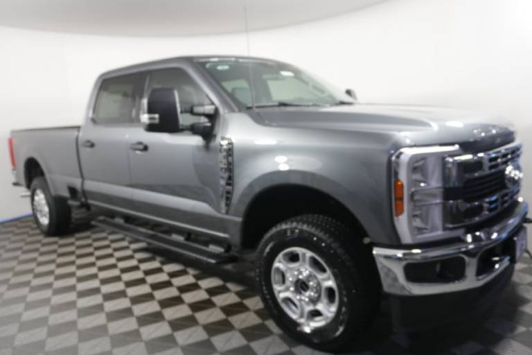 2026 Ford Super Duty F-350 SRW XLT