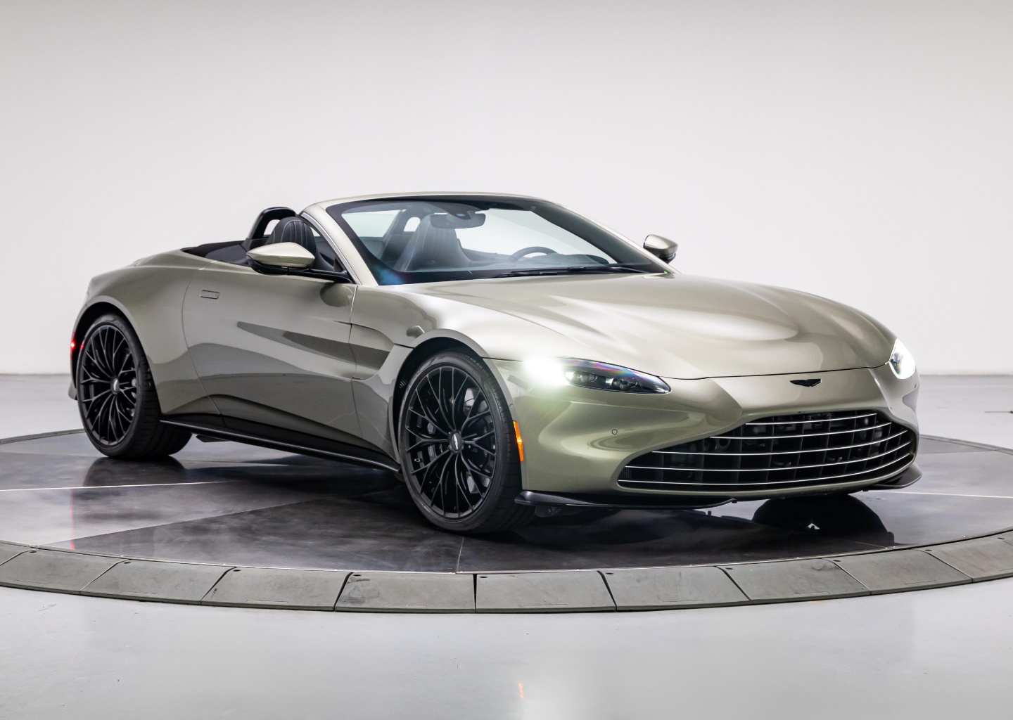 2023 Aston Martin Vantage