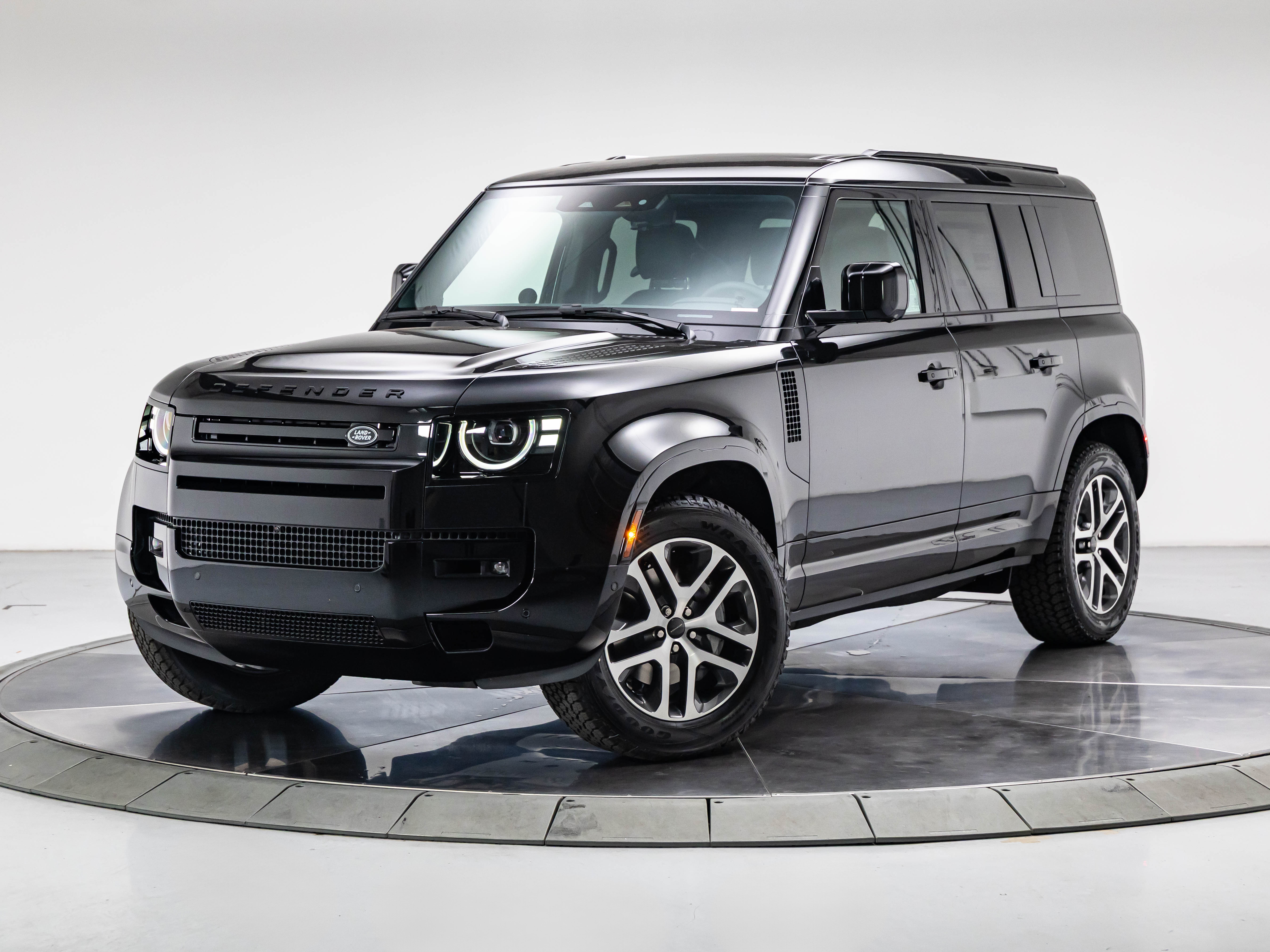 New 2026 Land Rover Defender P400 X-Dynamic SE