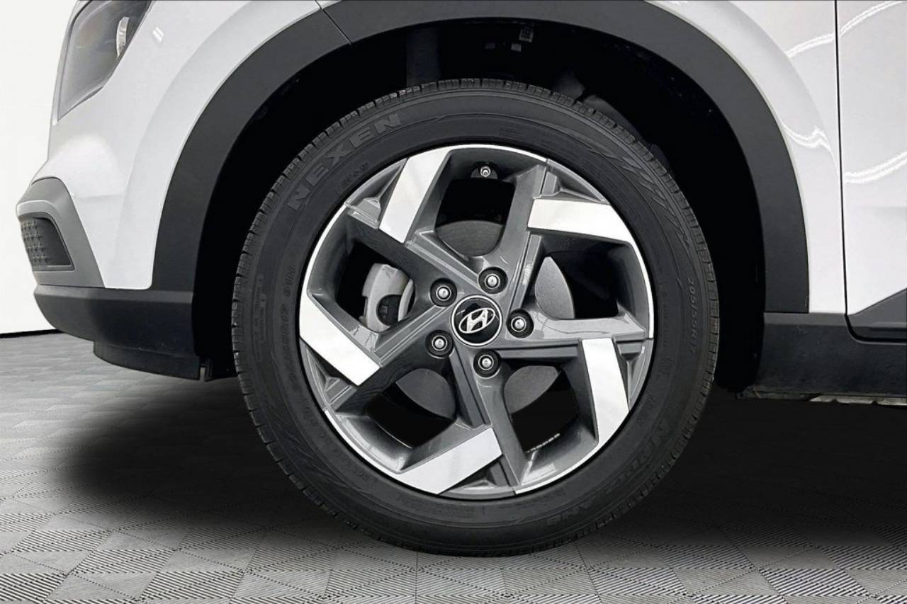 2024 Hyundai Venue Limited - Photo 9