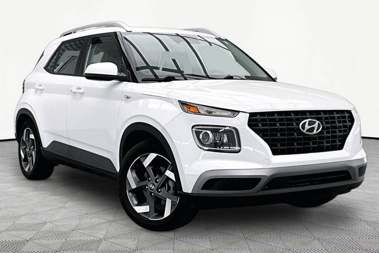 2024 Hyundai Venue Limited - Photo 12