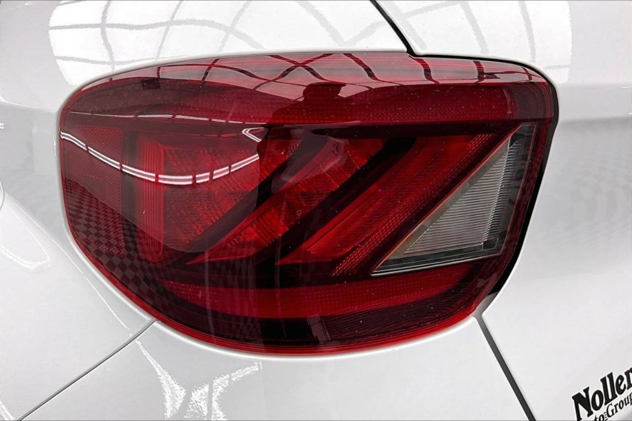 2024 Hyundai Venue Limited - Photo 30