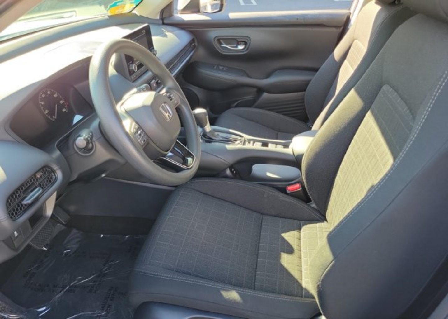 2025 Honda HR-V LX - Photo 17