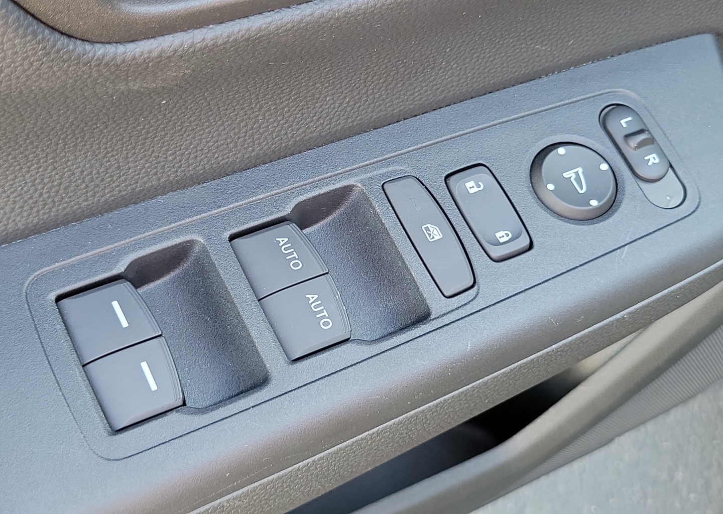 2025 Honda CR-V EX - Photo 21
