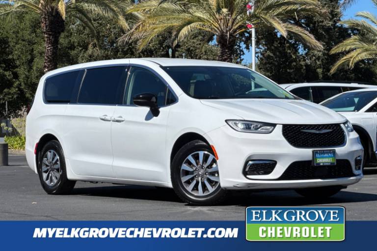 2024 Chrysler Pacifica Hybrid Select