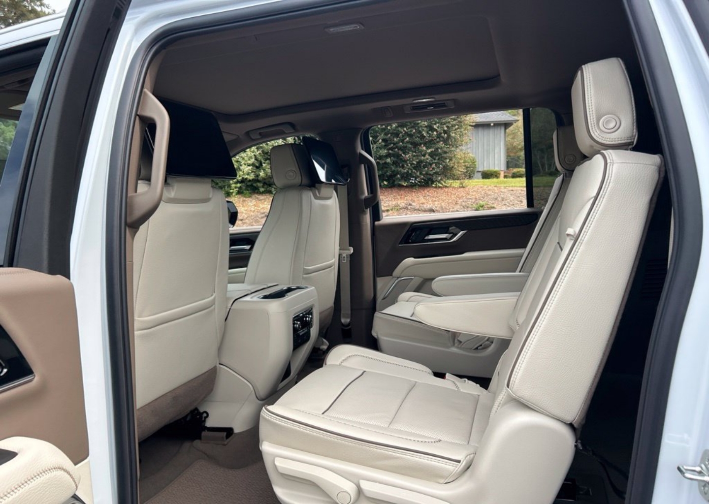 2027 GMC Yukon XL Denali - Photo 109