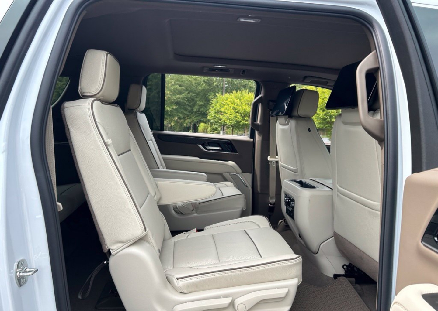 2027 GMC Yukon XL Denali - Photo 118