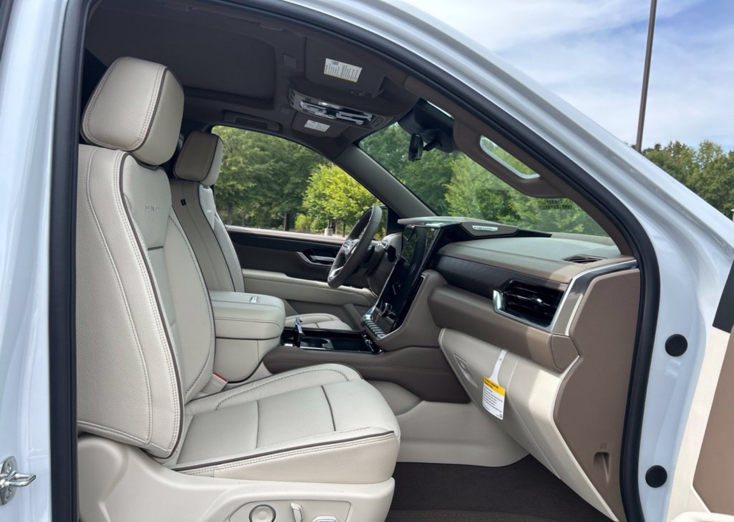 2027 GMC Yukon XL Denali - Photo 121