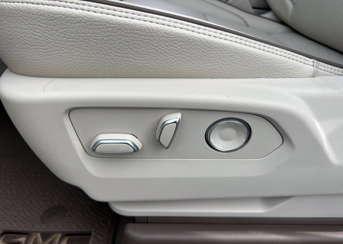 2027 GMC Yukon XL Denali - Photo 122