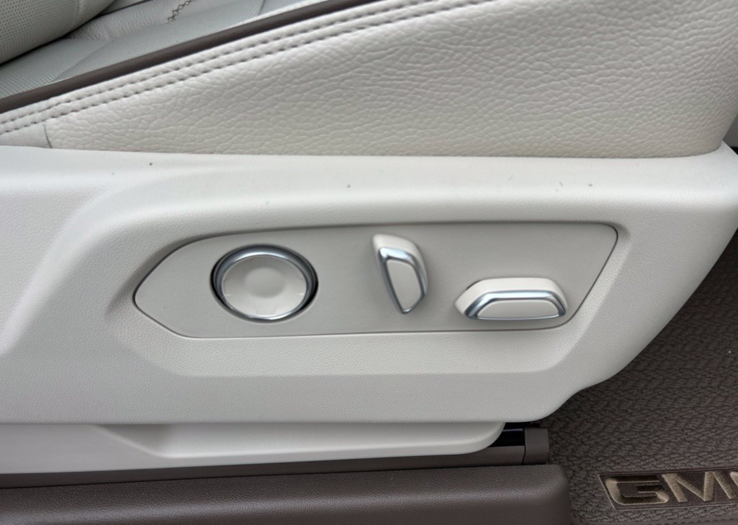 2027 GMC Yukon XL Denali - Photo 123