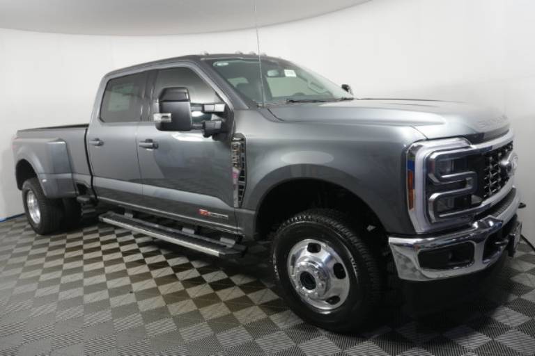 2027 Ford Super Duty F-350 DRW LARIAT