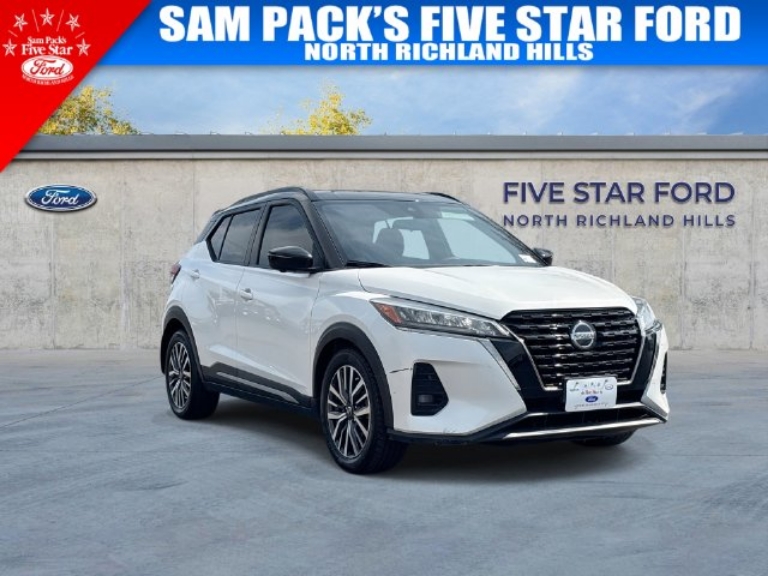 2021 Nissan Kicks SR
