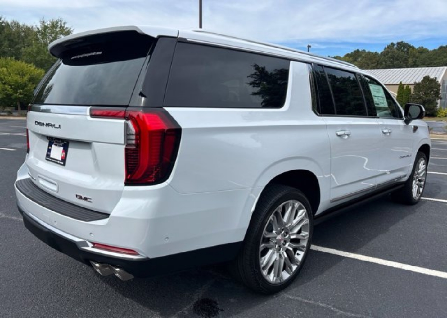 2027 GMC Yukon XL Denali - Photo 25
