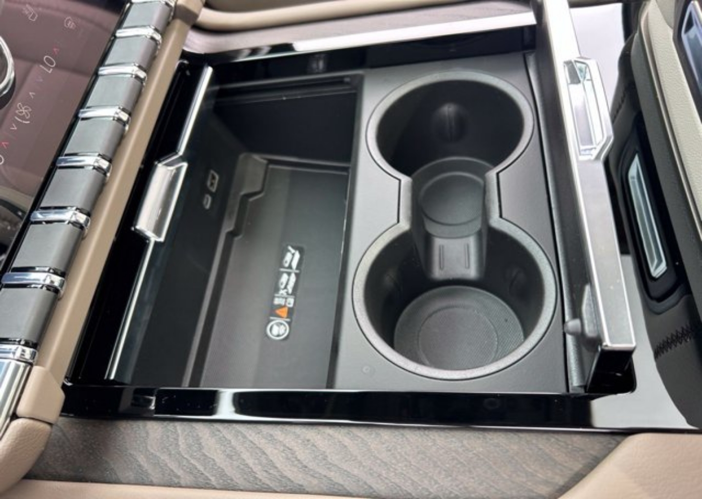 2027 GMC Yukon XL Denali - Photo 36